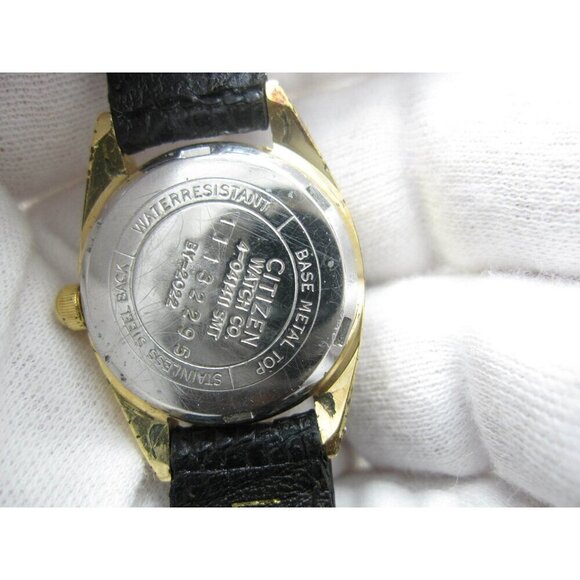 Women's Citizen Quartz Water Resistant Analog Date Dial Watch (C644) - Picture 7 of 11